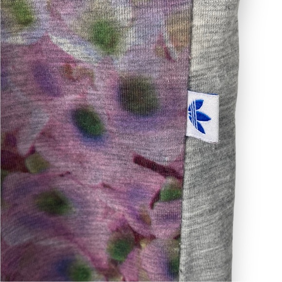 Adidas Original Grey Trefoil Floral Women’s T-shirt - Picture 7 of 7